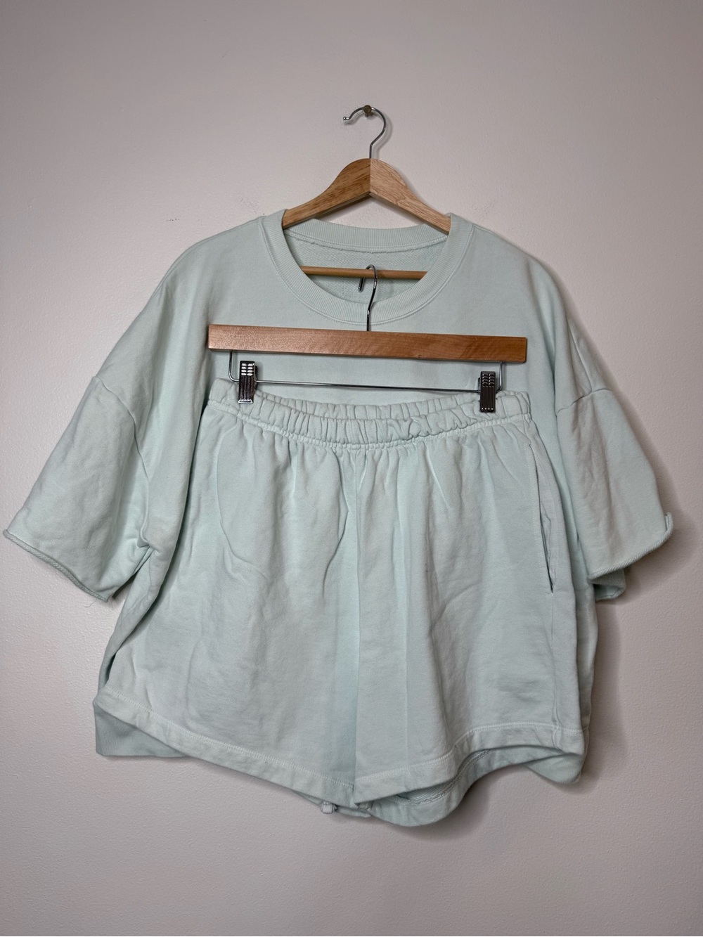 Daily Drills Set Sweat Shorts & Short Sleeve Crew size xs/small in surf blue - Picture 2 of 9
